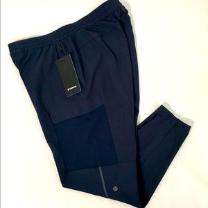 NWT Lululemon Engineered Elements Cargo Pants
